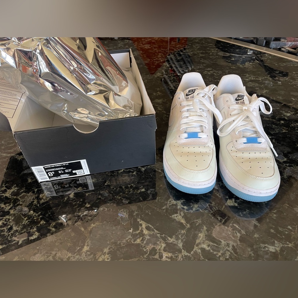 Nike Women’s Air Force 1 07 LX Reactive Shoes